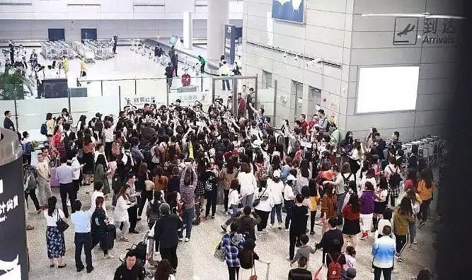 4名中国粉丝追星，导致360名乘客被迫下机重新安检！韩媒：白痴！自私！（组图） - 33