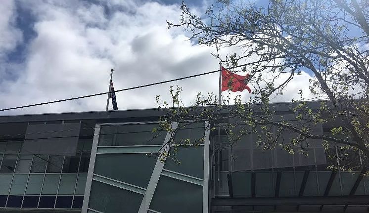 墨尔本Box Hill悬挂中国国旗，因这事，白马市的议员们打起来了！ - 11
