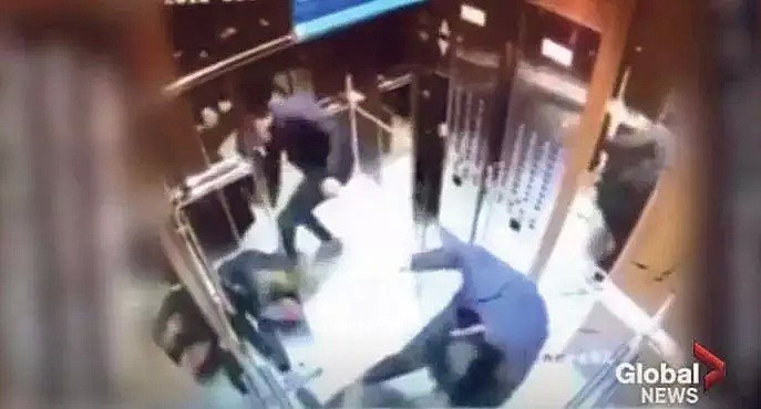午夜电梯里，华人美女遭帅哥暴打！拳头如雨点般落下、猛踢…（视频/组图） - 11