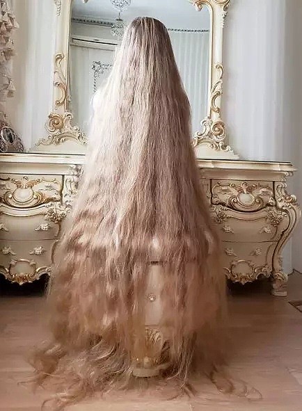 28年不剪头发，这个乌克兰姑娘的头发远不止长发及腰啊...（组图） - 23