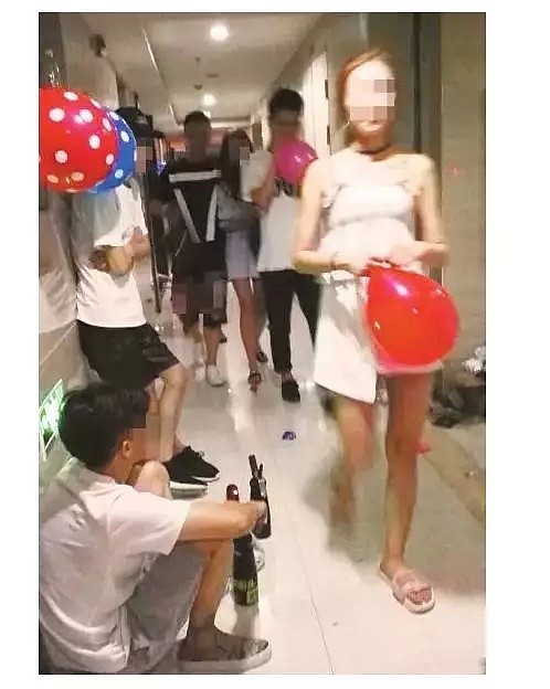 中国女留学生吸