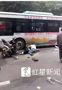 福建龙岩一公交车被持刀歹徒劫持 目击者：车飞快，车底还拖着人