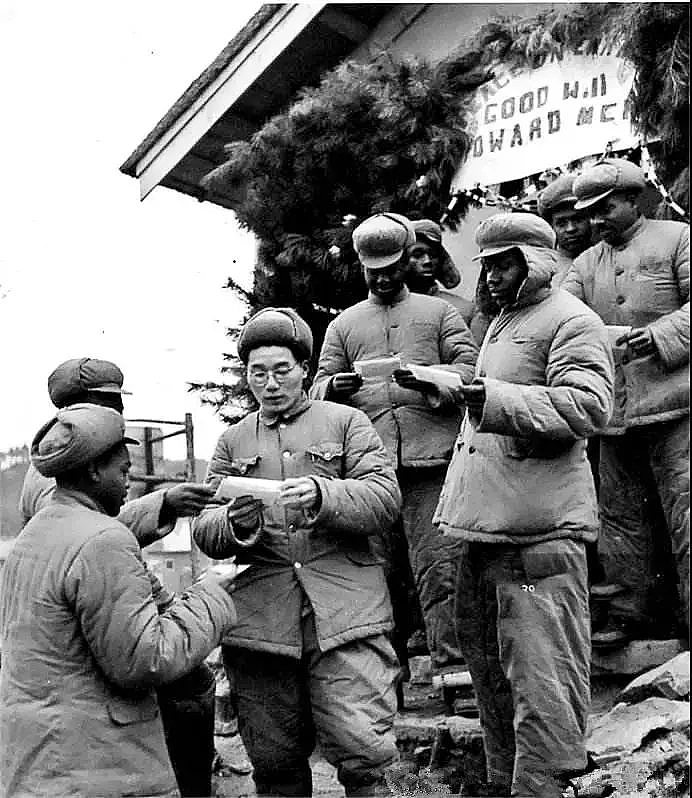 美国俘虏拍中国人在战俘营“暴行” 轰动西方（组图） - 11