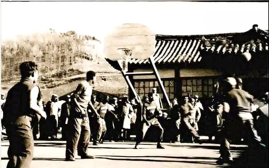 美国俘虏拍中国人在战俘营“暴行” 轰动西方（组图） - 17