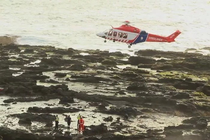 高温预警！热浪横扫澳洲，多地气温将逼近50度！100万人涌向海滩纳凉，连袋鼠都下水了... - 28