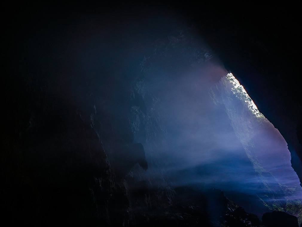 探秘世界最大洞穴:内高超40层大楼 可容72亿人(组图)