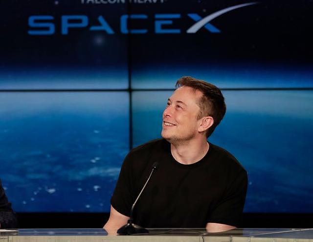 最新飞船建造照片曝光！马斯克表示SpaceX公司的星际飞船将在两年内进入轨道