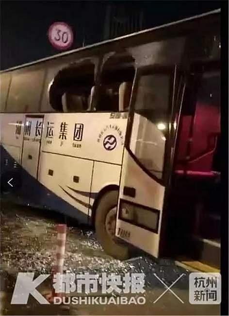 14名乘客砸窗逃生 杭州大巴发生了什么？（组图） - 3
