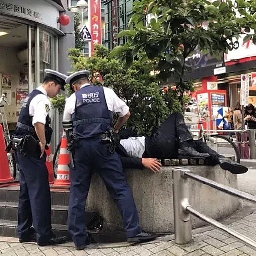 喝醉有多可怕？日本这些小姐姐真的很放纵（组图） - 31