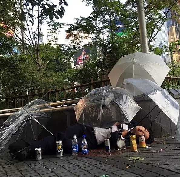 喝醉有多可怕？日本这些小姐姐真的很放纵（组图） - 35