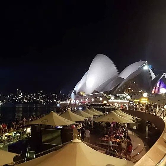 中途华人大撤离，悉尼跨年夜彻底嗨翻！史上最震撼烟火惊艳世界，2019，在澳洲的我们来了！（组图/视频） - 19