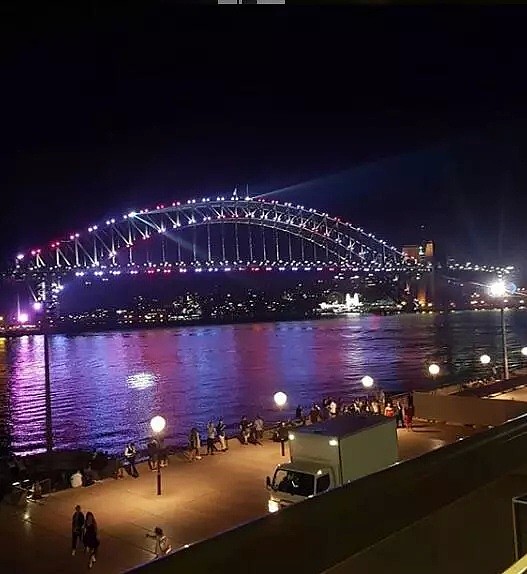 中途华人大撤离，悉尼跨年夜彻底嗨翻！史上最震撼烟火惊艳世界，2019，在澳洲的我们来了！（组图/视频） - 20