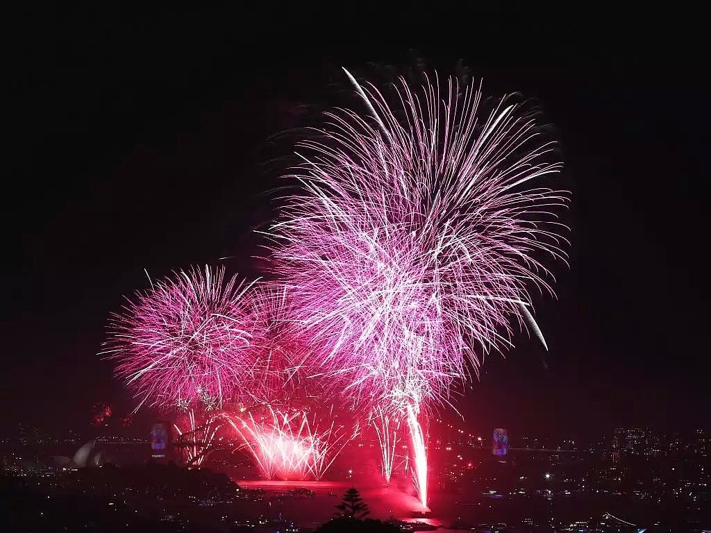 中途华人大撤离，悉尼跨年夜彻底嗨翻！史上最震撼烟火惊艳世界，2019，在澳洲的我们来了！（组图/视频） - 23