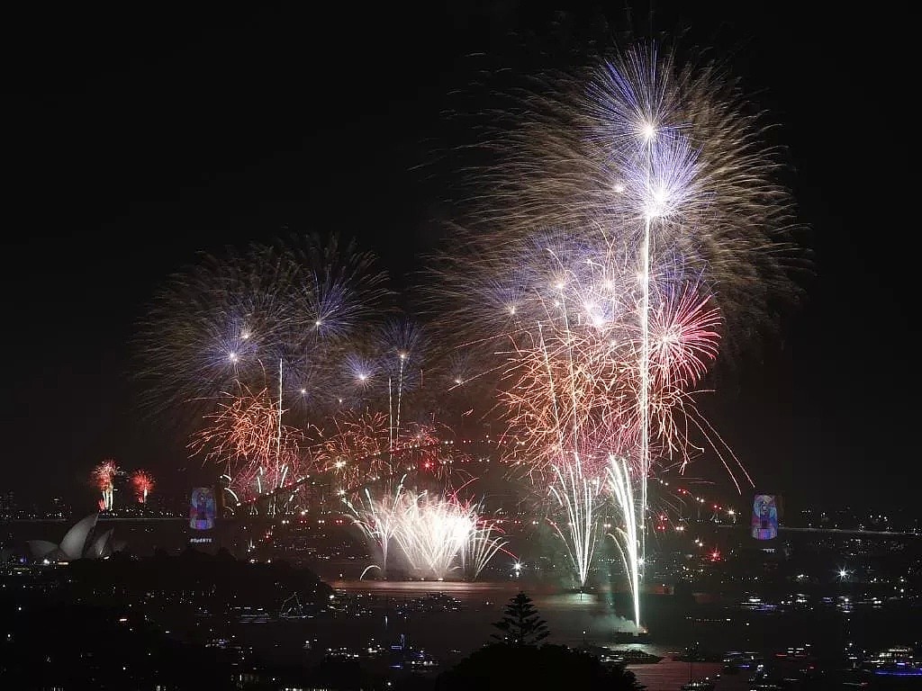 中途华人大撤离，悉尼跨年夜彻底嗨翻！史上最震撼烟火惊艳世界，2019，在澳洲的我们来了！（组图/视频） - 24