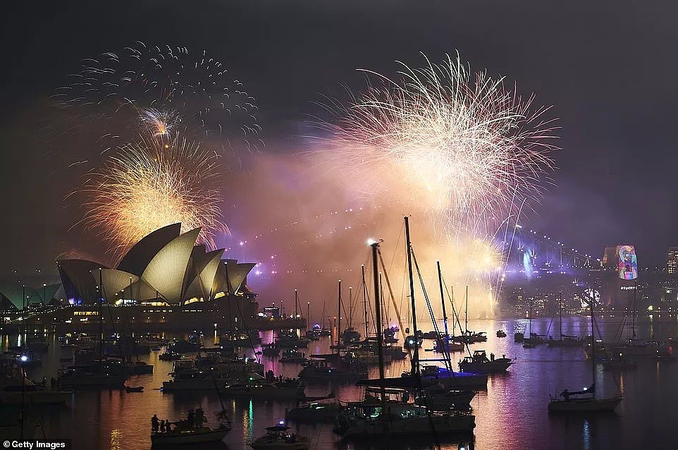 中途华人大撤离，悉尼跨年夜彻底嗨翻！史上最震撼烟火惊艳世界，2019，在澳洲的我们来了！（组图/视频） - 27