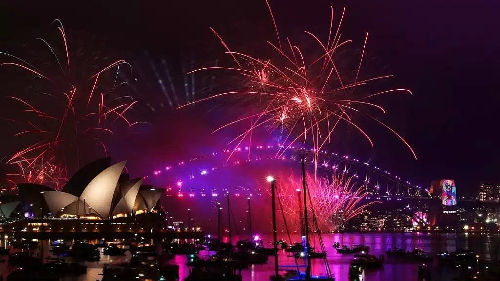 中途华人大撤离，悉尼跨年夜彻底嗨翻！史上最震撼烟火惊艳世界，2019，在澳洲的我们来了！（组图/视频） - 36