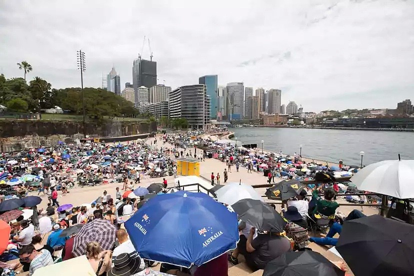 中途华人大撤离，悉尼跨年夜彻底嗨翻！史上最震撼烟火惊艳世界，2019，在澳洲的我们来了！（组图/视频） - 90