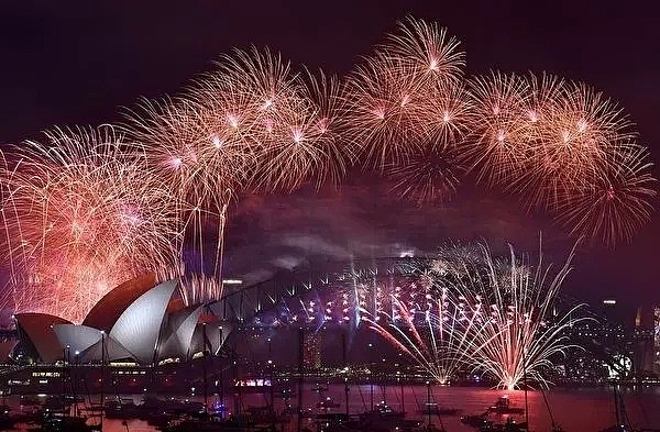 中途华人大撤离，悉尼跨年夜彻底嗨翻！史上最震撼烟火惊艳世界，2019，在澳洲的我们来了！（组图/视频） - 136