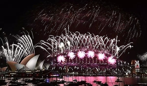 中途华人大撤离，悉尼跨年夜彻底嗨翻！史上最震撼烟火惊艳世界，2019，在澳洲的我们来了！（组图/视频） - 139