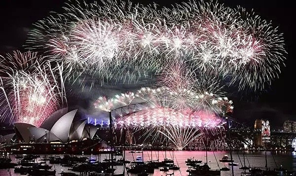 中途华人大撤离，悉尼跨年夜彻底嗨翻！史上最震撼烟火惊艳世界，2019，在澳洲的我们来了！（组图/视频） - 140
