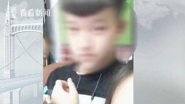 16岁男孩扮女装离家，原来是为见18岁“同病”网友