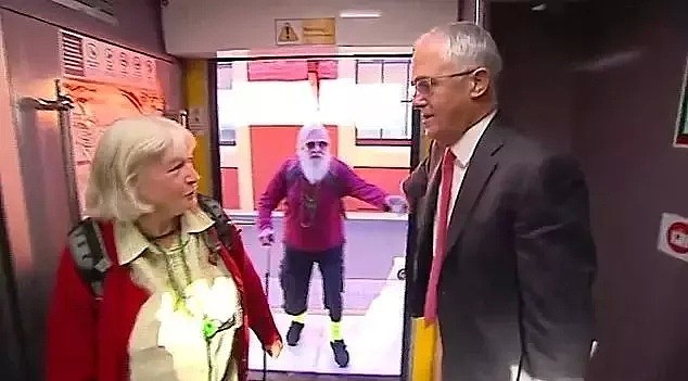 尴尬！澳洲总理因一张照片遭网友群嘲 本人回应：图P的太差了（组图） - 37