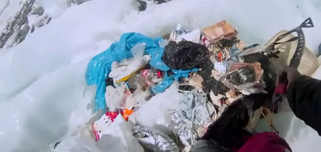 珠峰快成垃圾山了：100具尸体 还有12吨排泄物（视频/组图） - 6