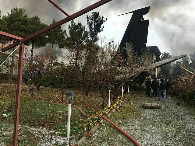 一架波音707货机在伊朗坠毁 机上10人全部遇难
