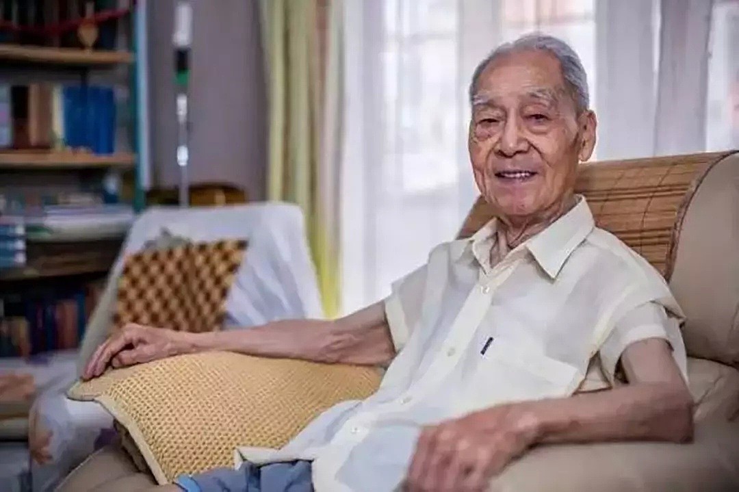 97岁翻译家许渊冲，把唐诗宋词翻译成英文，美得令人沉醉（组图） - 2