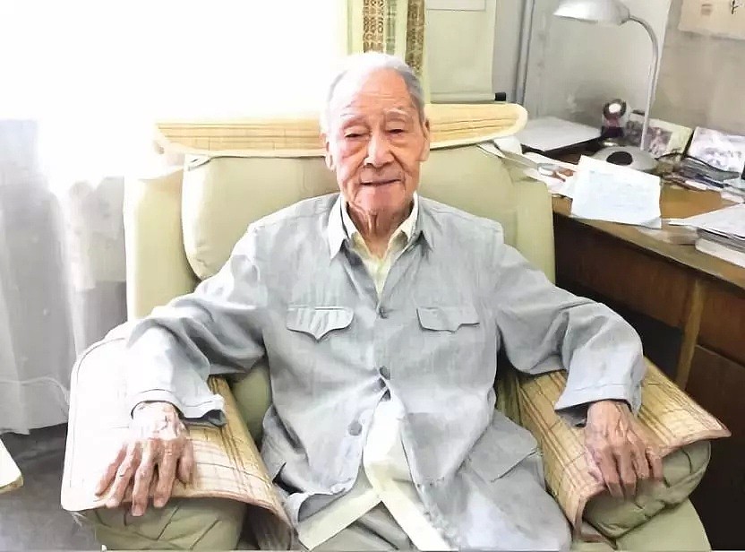 97岁翻译家许渊冲，把唐诗宋词翻译成英文，美得令人沉醉（组图） - 8