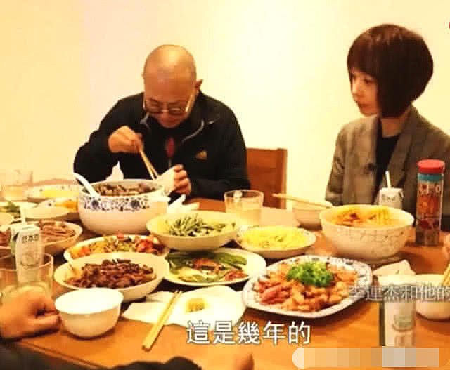 李连杰邀请鲁豫吃“家常饭”，知道菜品价值后，鲁豫放下了筷子（组图） - 1