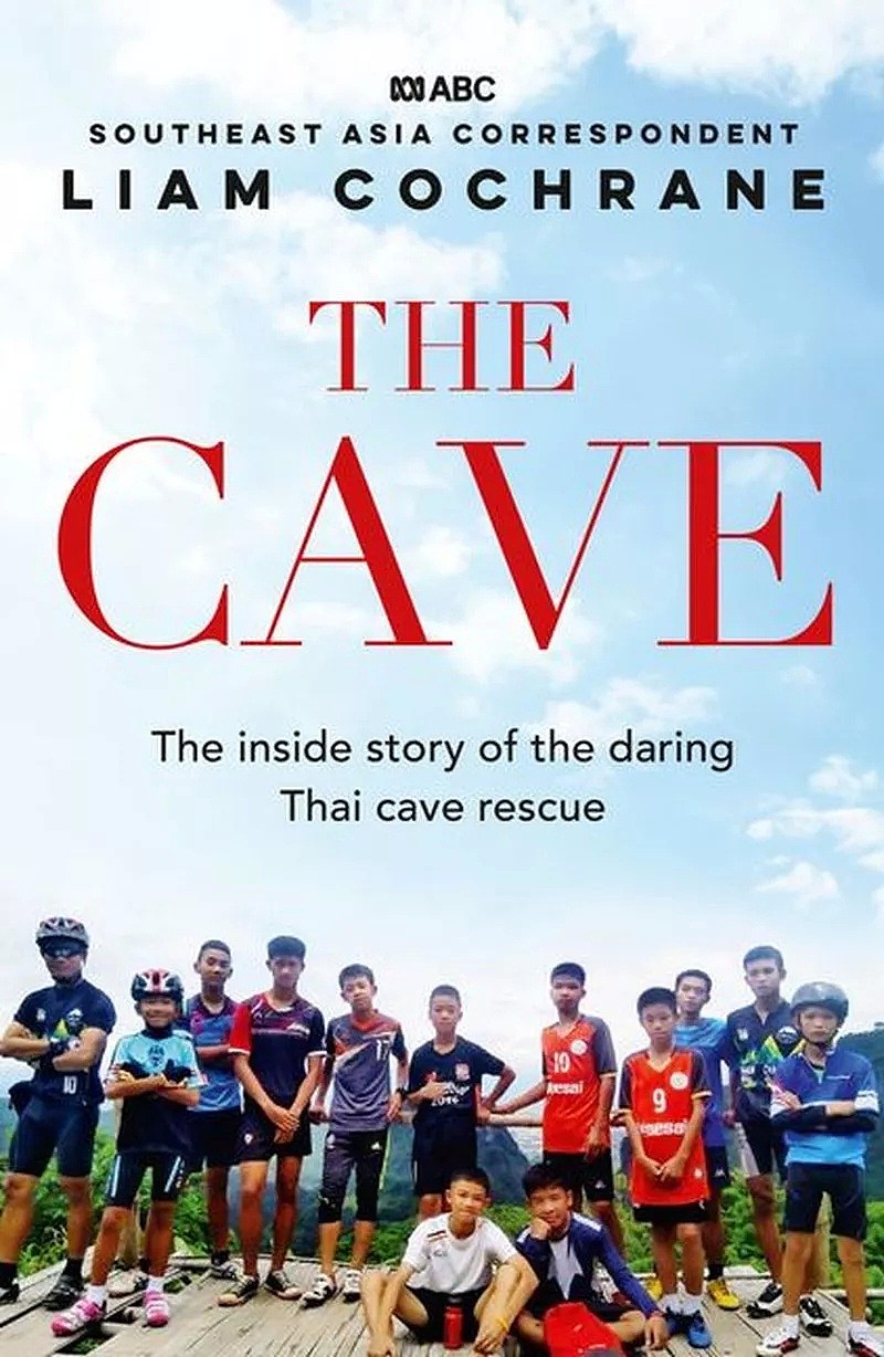澳洲记者揭露泰国洞穴救援内幕：12个孩子注射3种药物，全程昏迷，戴“手铐”被接出...（组图) - 8