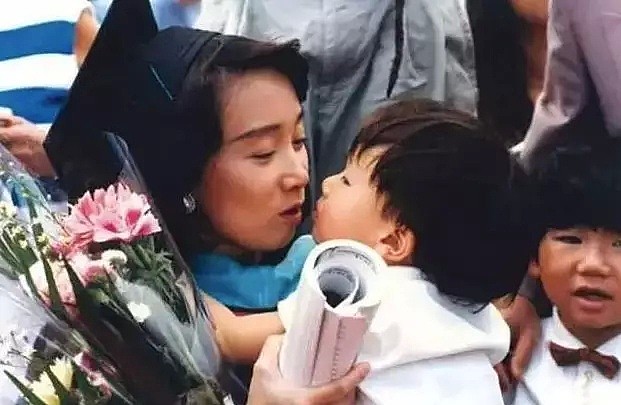 “华裔家庭教育”可不只虎妈，她曾与邓丽君齐名，将三孩子送进斯坦福（组图） - 14
