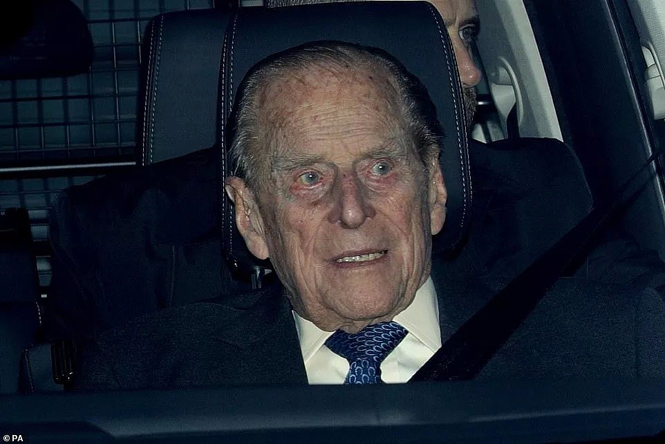 97岁英国菲利普亲王突发车祸，目击者：“沾了亲王的血”！为啥澳洲人却炸锅了？（组图） - 12