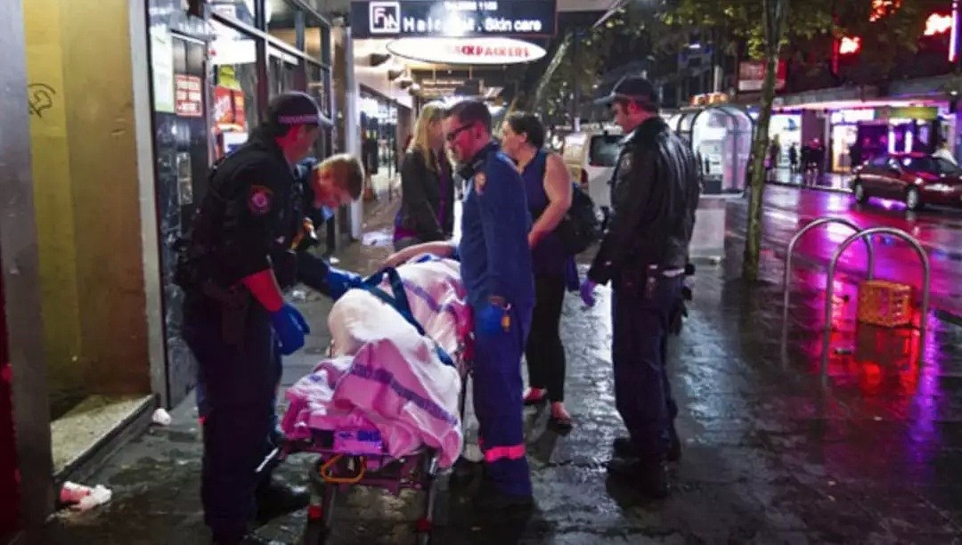恐怖！UNSW讲师悉尼街头持刀砍人！多名少年受重伤，家长：血像被抽干（组图） - 24