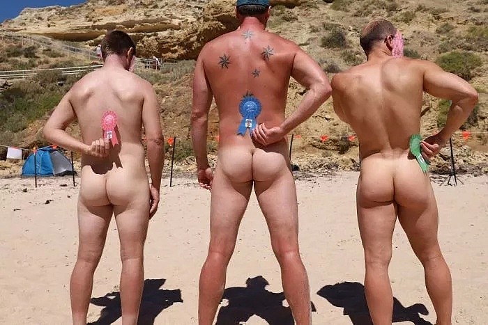 上周，500澳洲人来到这个沙滩脱光光，只为选出“最棒屁股”！（组图） - 2