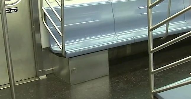 地铁性侵！视频曝光！男子当众强奸殴打女乘客 事后微笑离开（视频/组图） - 2