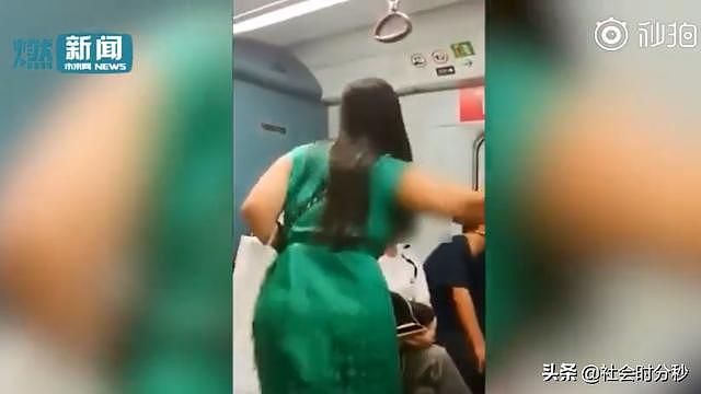 泼妇！女子香港地铁内因抢座掌掴辱骂乘客：我是哪里人啊 敢弄我