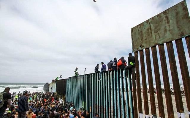 特朗普为什么宁愿让政府关门，也要修墙隔离拉美难民？