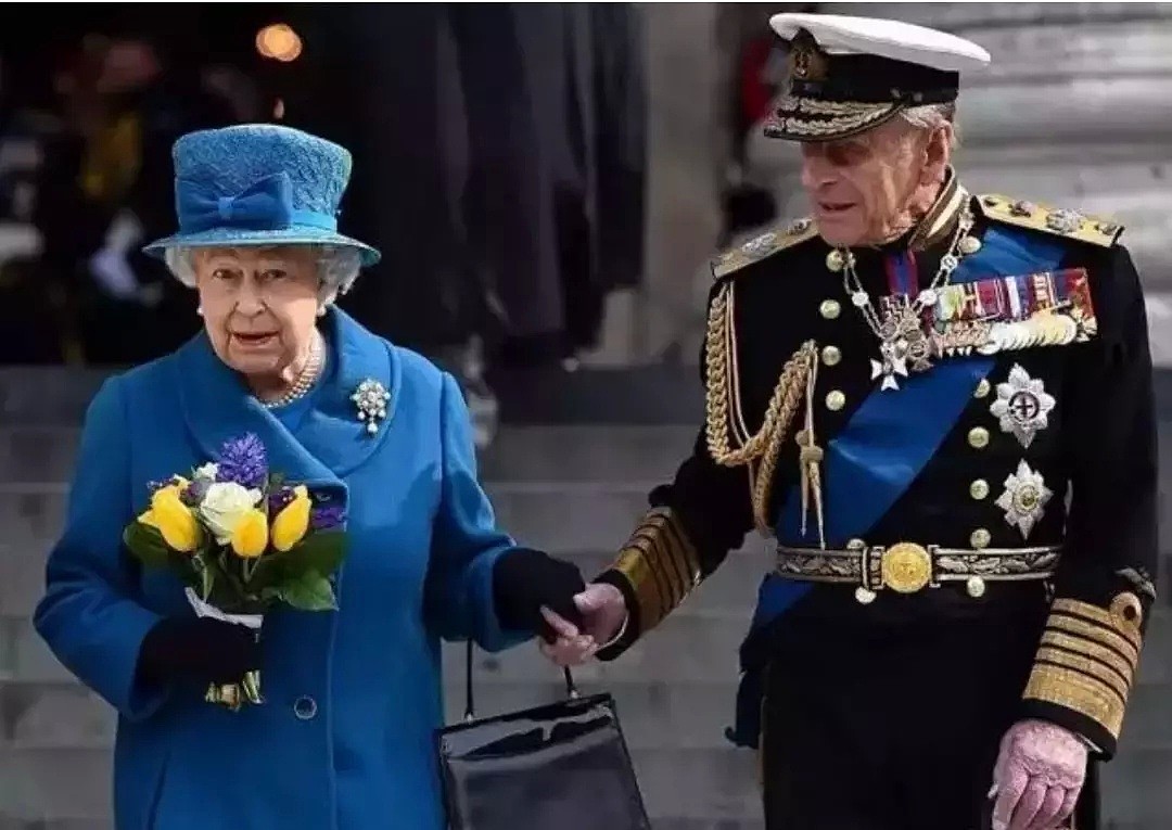 拉高整个王室颜值，唯一敢当面骂女王背后送绿帽的男人，都97了可悠着点吧！ - 32