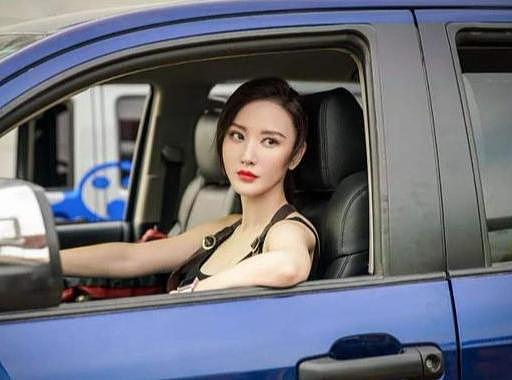张萌曾是环球小姐冠军，坚持拍完武打戏留下遗憾，如今遭怀疑整容