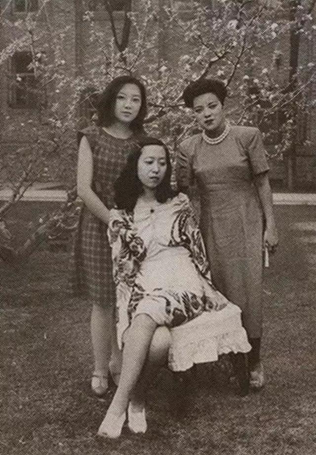 90后清华美女学霸，和名人拍“假照”，被揭发后还获国际大奖？