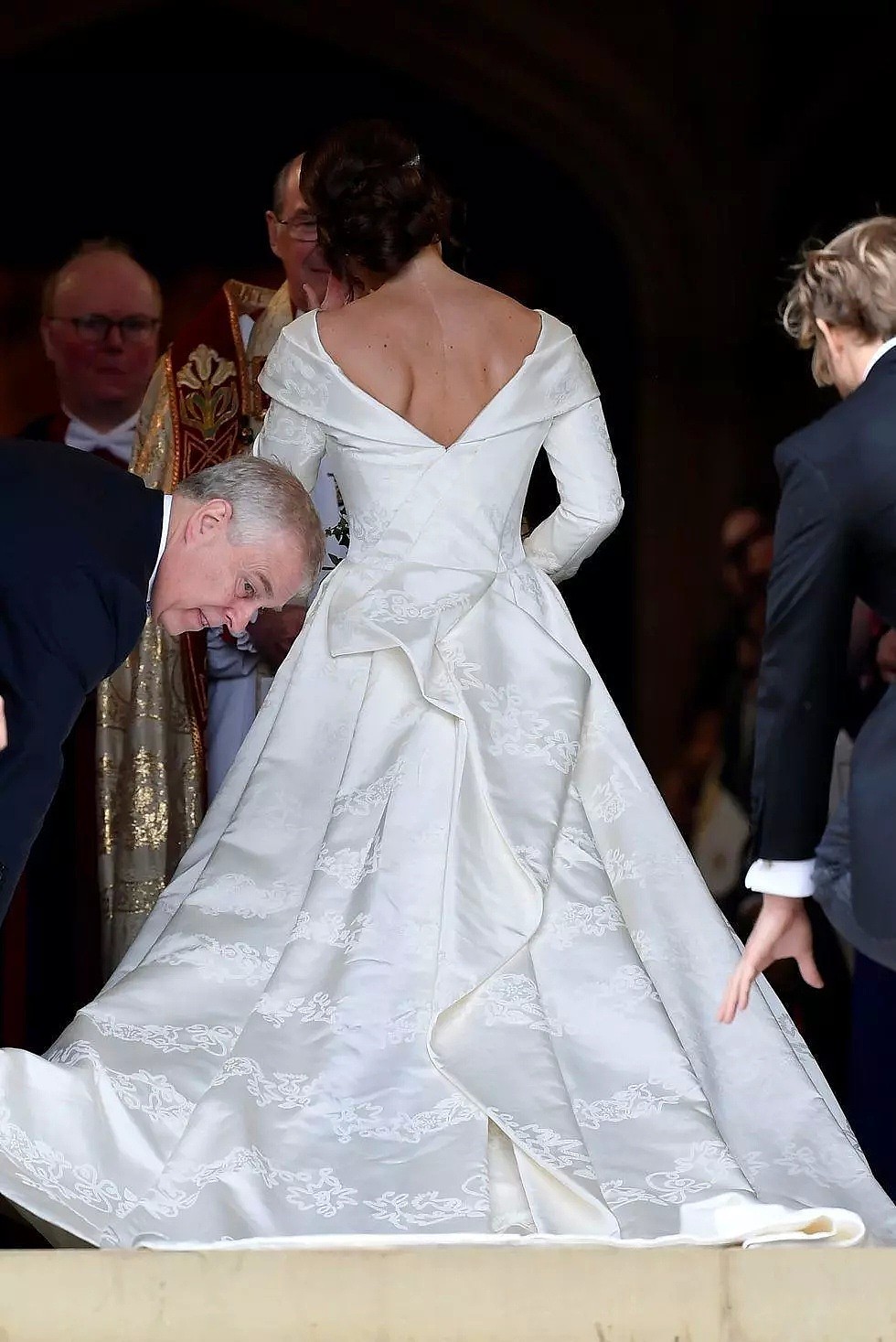 英国皇室婚纱大盘点，竟然有人敢比女王还大牌！（组图） - 61