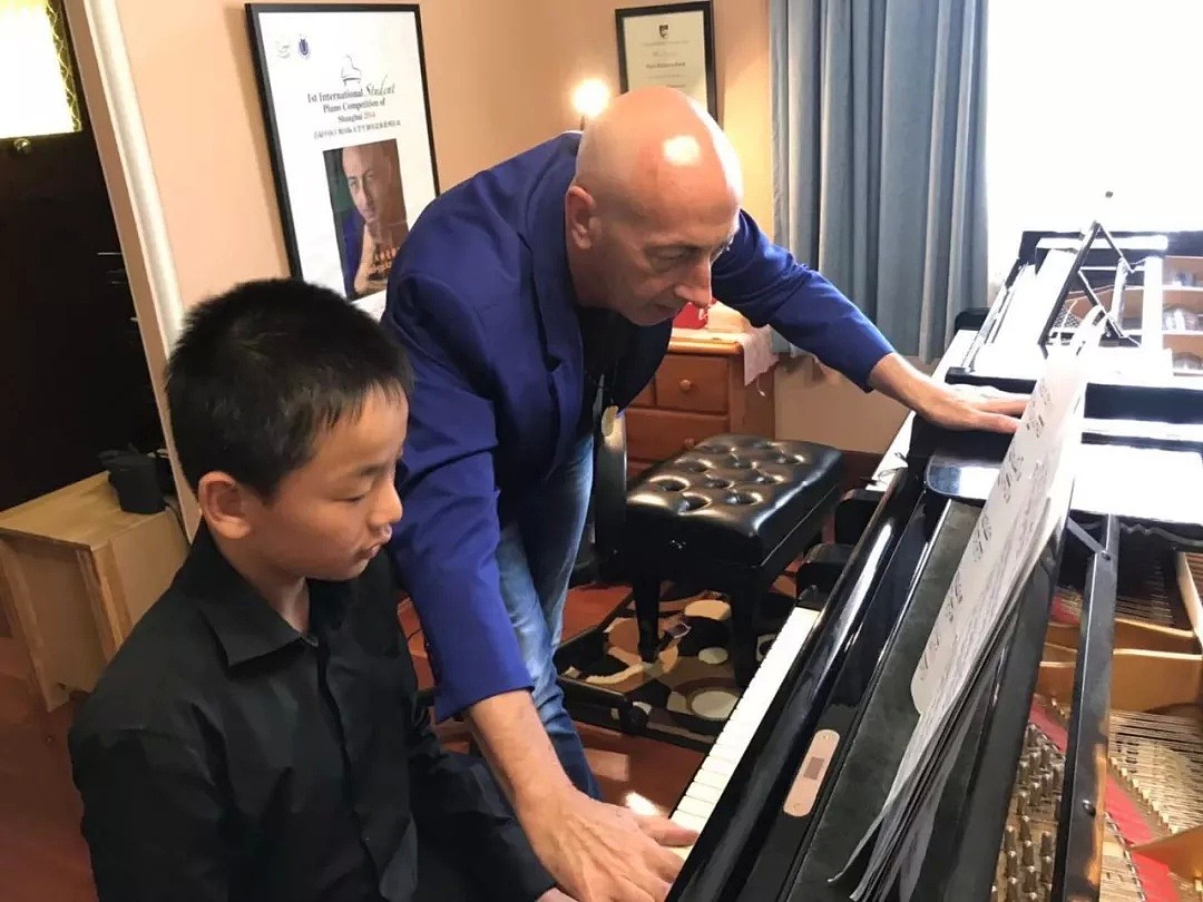 澳洲天才华裔钢琴少年，或成下个“郎朗”！3岁被钢琴大师收徒，11岁获奖过百！年纪虽小，被选为澳洲下一代钢琴接班人！ - 11