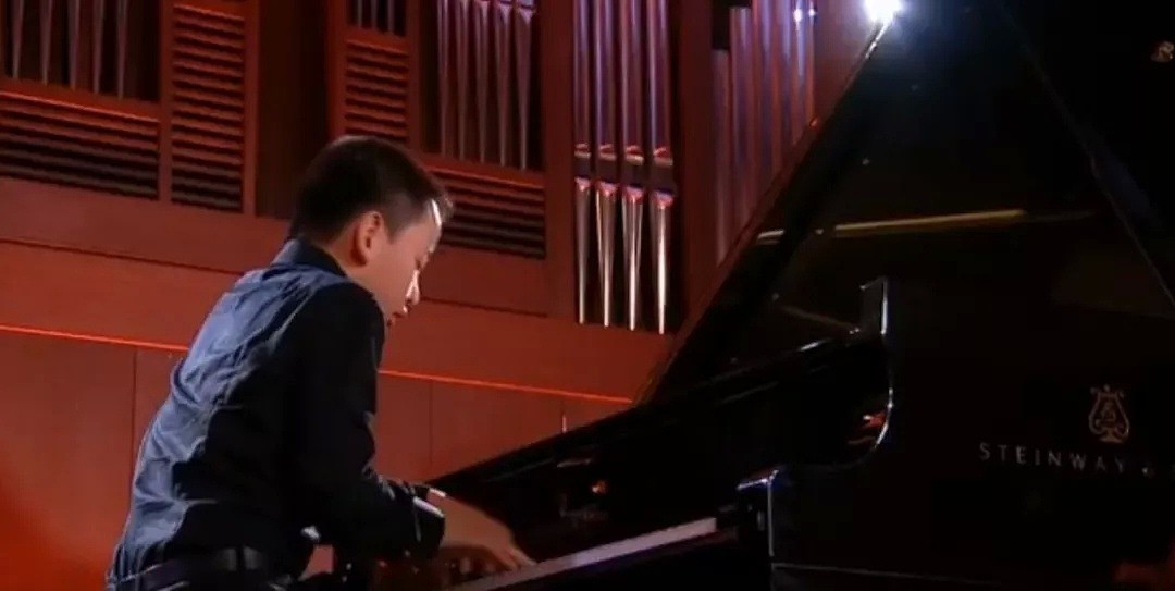 澳洲天才华裔钢琴少年，或成下个“郎朗”！3岁被钢琴大师收徒，11岁获奖过百！年纪虽小，被选为澳洲下一代钢琴接班人！ - 21