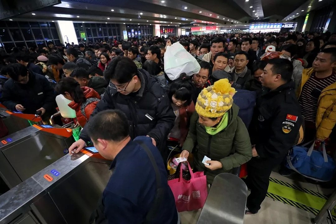 外媒：这事足以把任何国家搞瘫，但中国扛下来了（组图） - 2