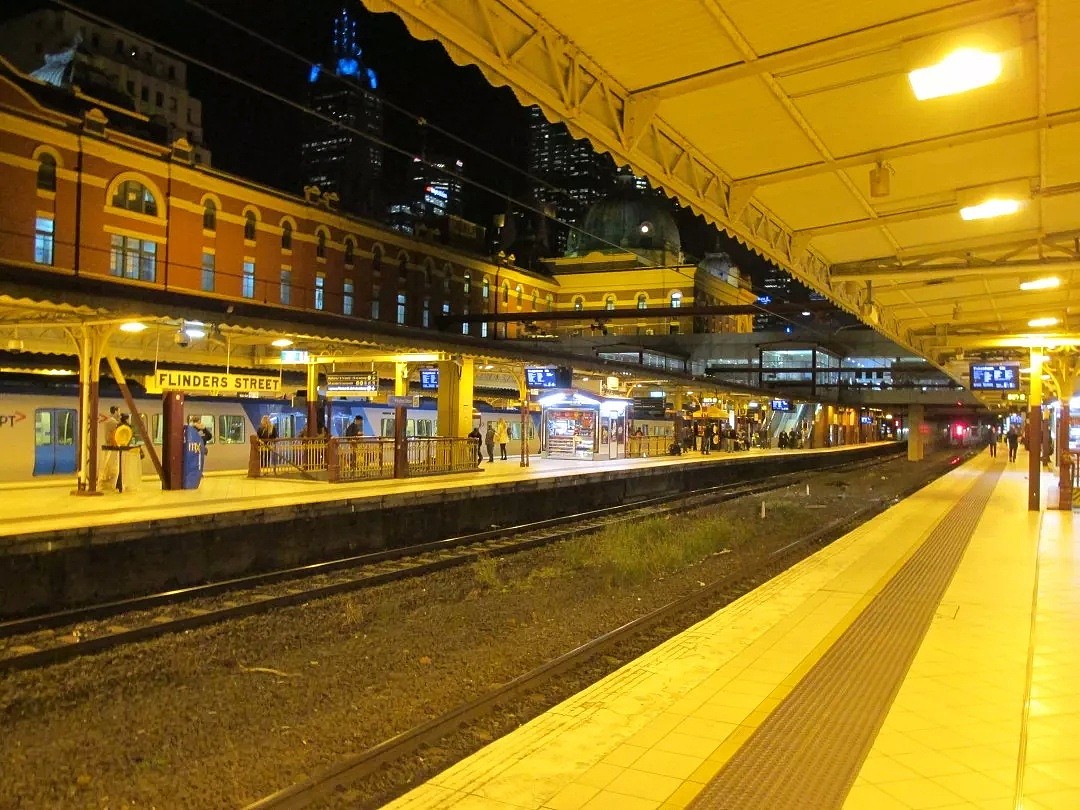 墨尔本性侵犯罪率最高的火车站被公布了：Flinders/Caulfield均上榜 - 1