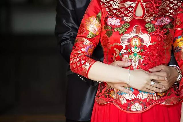 “伴娘就该被摸，这是习俗”：比天价彩礼更可怕的，是中国式婚闹