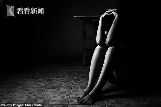 女子翻看男友手机 竟发现睡觉时遭其和朋友轮奸视频 此前一无所知