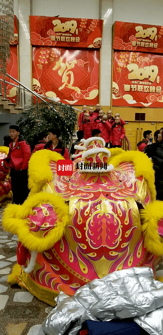 广东狮舞舞进春晚舞台，记者杜恩湖摄影